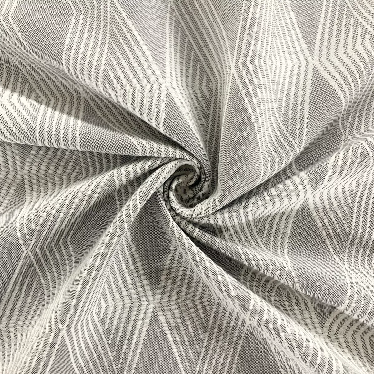 Tissu Jacquard ligne losange - 280 cm de large - Blanc / Gris clair